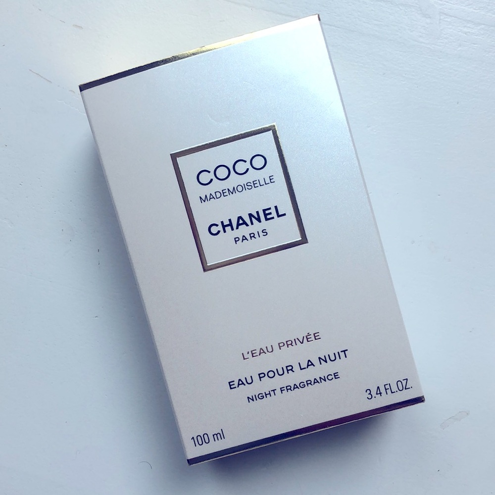 Empty Chanel Boxes - Picture 2 of 8
